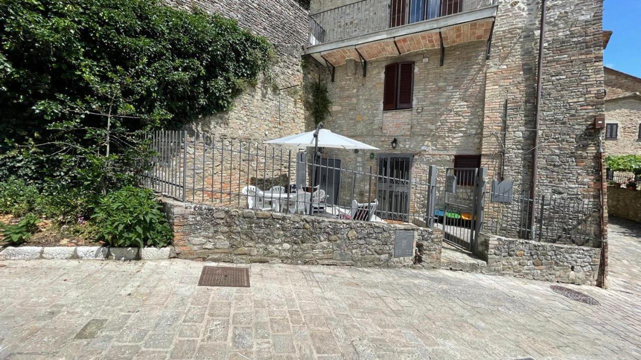 Villa Casa Di Duccio Montone  Esterno foto