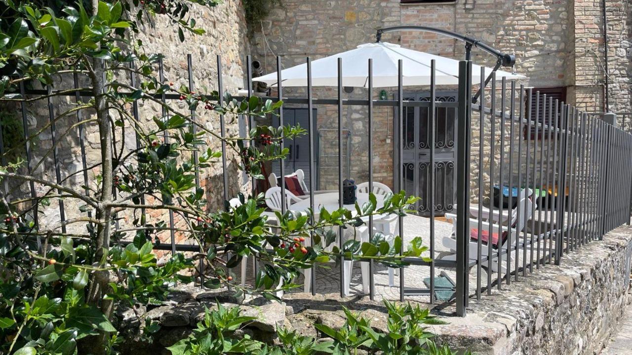 Villa Casa Di Duccio Montone  Esterno foto